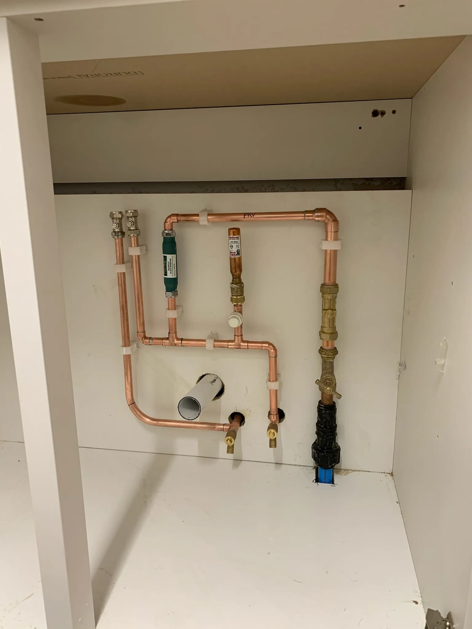 Leak repair in a kitchen